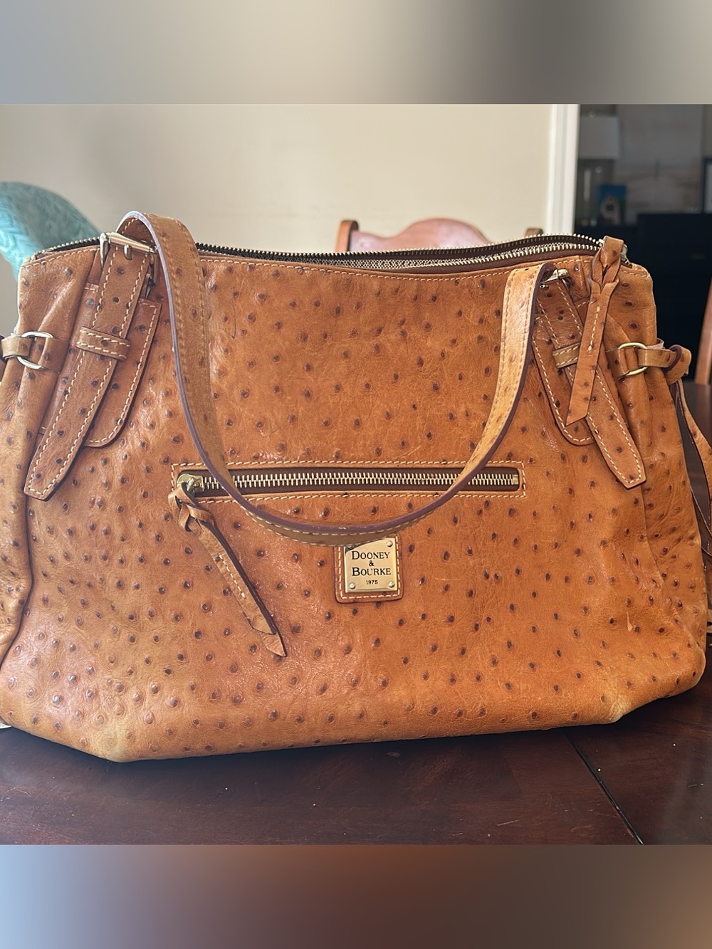 Dooney & Bourke largTan Ostrich-Embossed Leather Shoulder Bag (bags23)